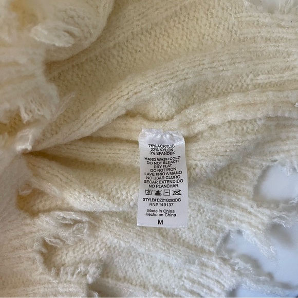 Double Zero Cream Thick Knit Ribbed Fray Hem Cardigan Sweater Medium Women’s - Picture 9 of 10
